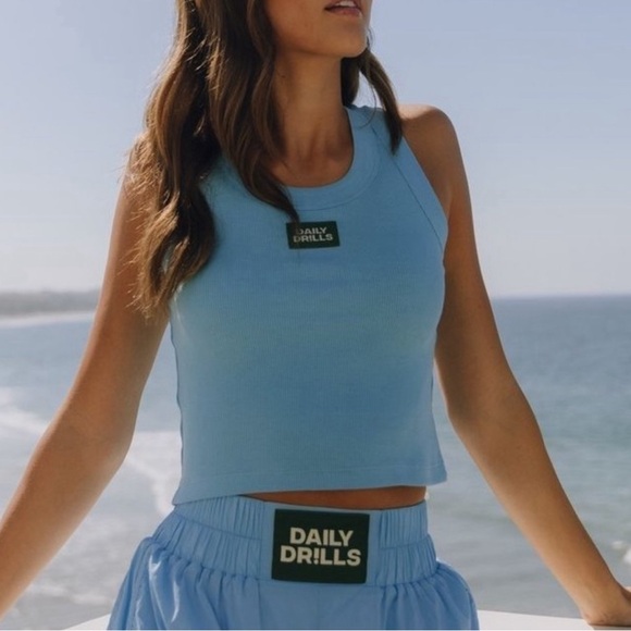 ISO Daily Drills set any color xs/s/m please lmk if you have !!! - Picture 1 of 1